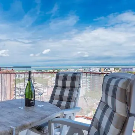 Splendido Attico, Piscina E Vista Mare